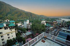 N3N Ganga Retreat by Stotrak