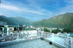 N3N Ganga Retreat by Stotrak