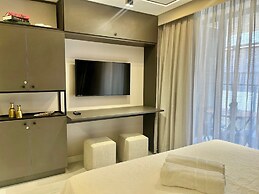 Hyde Park - By Living