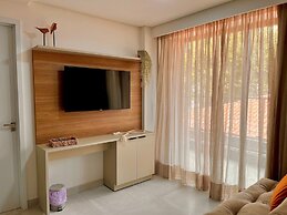 Hyde Park - By Living