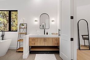 65 - Big Bear Manor Estate 5 Bedroom Home