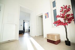 Rochus Stylish Stays