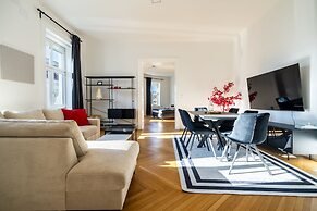 Rochus Stylish Stays