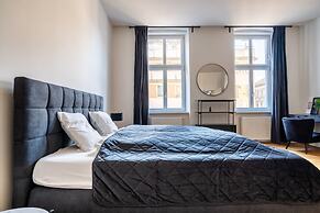 Rochus Stylish Stays