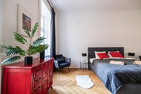 Rochus Stylish Stays