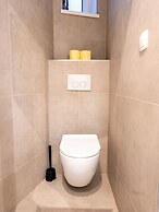 Rochus Stylish Stays