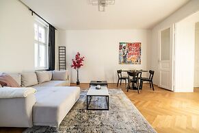 Rochus Stylish Stays