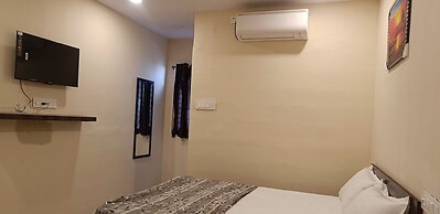 YADUKUL HOTEL
