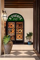 Hotel Santiago, Curio Collection by Hilton
