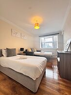 Stay Near Heathrow! Pristine, Convenient & Only 5 Mins to the Terminal