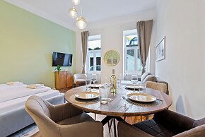 Cozy City Apartments