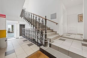 Cozy City Apartments