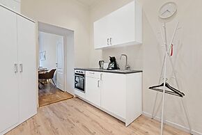 Cozy City Apartments