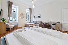 Cozy City Apartments