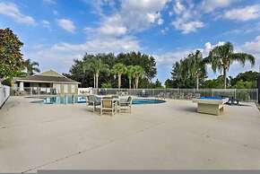 Triton Vacation Pool Home Near Disney
