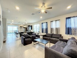 Windsor Island Vacation Pool Home