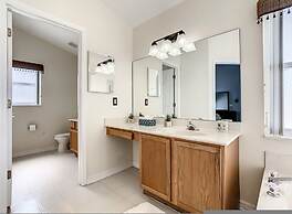 Hampton Lakes Vacation Pool Home