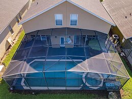 Scuttle Vacation Pool Home W Spa