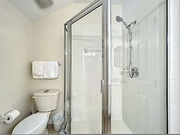 Scuttle Vacation Pool Home W Spa