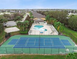 Scuttle Vacation Pool Home W Spa