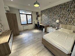 Charming 2-bed Apartment in Baku City Center