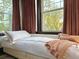 The Colonial Mt. Lebanon by Luxe PGH