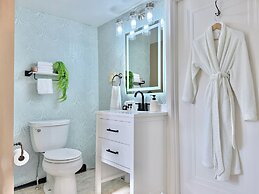 The Colonial Mt. Lebanon by Luxe PGH