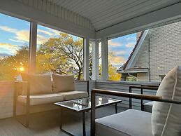 The Colonial Mt. Lebanon by Luxe PGH