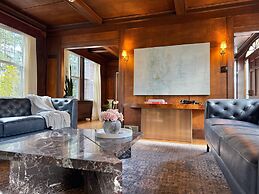 The Colonial Mt. Lebanon by Luxe PGH