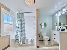 The Colonial Mt. Lebanon by Luxe PGH