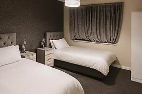 House-sleeps 5 Person -etihad Stadium 15 min Drive