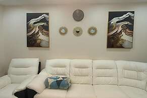 House-sleeps 5 Person -etihad Stadium 15 min Drive