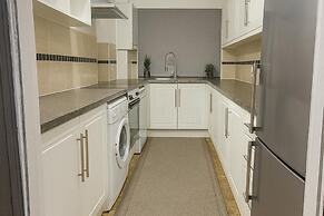 House-sleeps 5 Person -etihad Stadium 15 min Drive