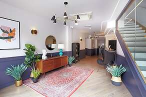 Central Stays by REMOTLYS.com