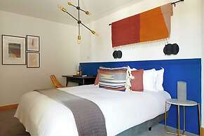 Central Stays by REMOTLYS.com