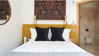 Central Stays by REMOTLYS.com