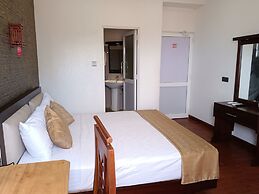 La Cozy Hotel & Restaurant