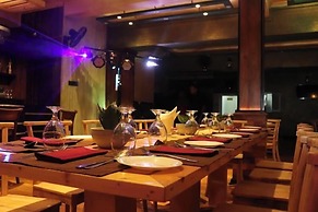 La Cozy Hotel & Restaurant