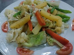 La Cozy Hotel & Restaurant