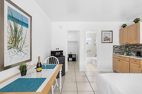 Sunset Inn - Hallandale Beach