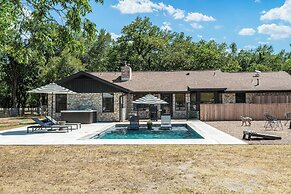 Hot Tub Pool Firepit Gameroom Guesthouse