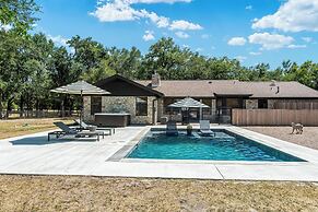 Hot Tub Pool Firepit Gameroom Guesthouse