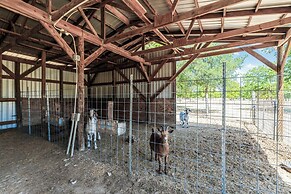 Hot Tub Pool Firepit Gameroom Guesthouse
