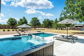 Hot Tub Pool Firepit Gameroom Guesthouse