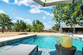 Hot Tub Pool Firepit Gameroom Guesthouse