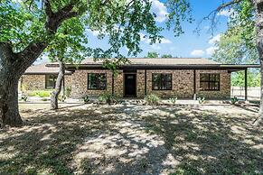 Hot Tub Pool Firepit Gameroom Guesthouse