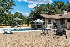 Hot Tub Pool Firepit Gameroom Guesthouse