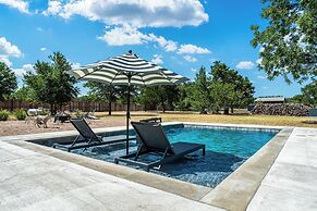 Hot Tub Pool Firepit Gameroom Guesthouse