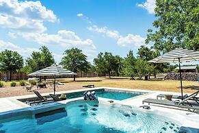 Hot Tub Pool Firepit Gameroom Guesthouse