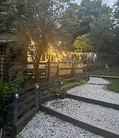Beautiful 1-bed Secluded Cabin, With bar & Fire